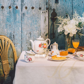 Чайный сервиз на 6 персон коллекции A la Reine бренда Bernardaud