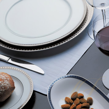Столовый сервиз на 6 персон коллекции Athena Platine бренда Bernardaud