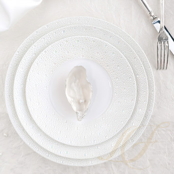 Столовый сервиз на 6 персон коллекции Ecume Pearl бренда Bernardaud