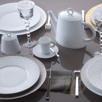 Столовый сервиз на 6 персон коллекции Ecume бренда Bernardaud