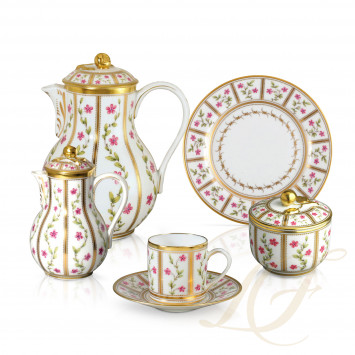 Кофейный сервиз на 6 персон коллекции Roseraie бренда Bernardaud