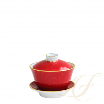 Чаша с блюдцем и с крышкой 100мл коллекции Rouge Empereur бренда Bernardaud