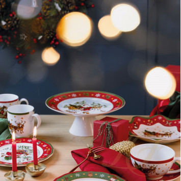 Чашка чайная с блюдцем 0,43л коллекции Happy Wintertime бренда Hutschenreuther