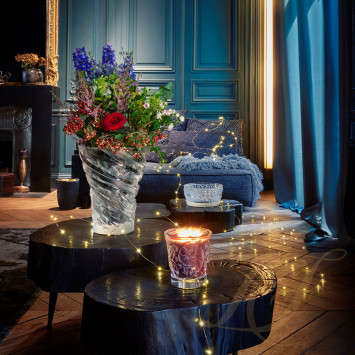 Ароматическая свеча 750г. коллекции Voyage de Parfumeur 