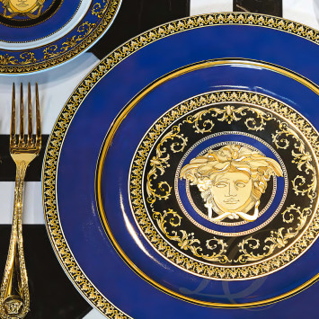 Столовый сервиз на 6 персон коллекции Medusa blue бренда Rosenthal Versace