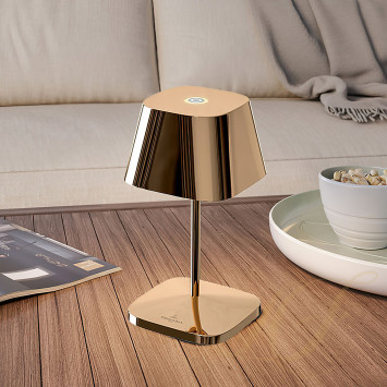 Настольная лампа LED с зарядной станцией 