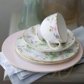 Коллекция Sweet Plum бренда Wedgwood